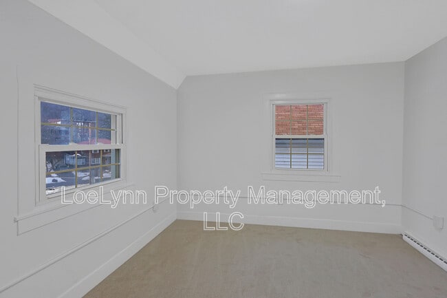 Building Photo - 822 Greene St