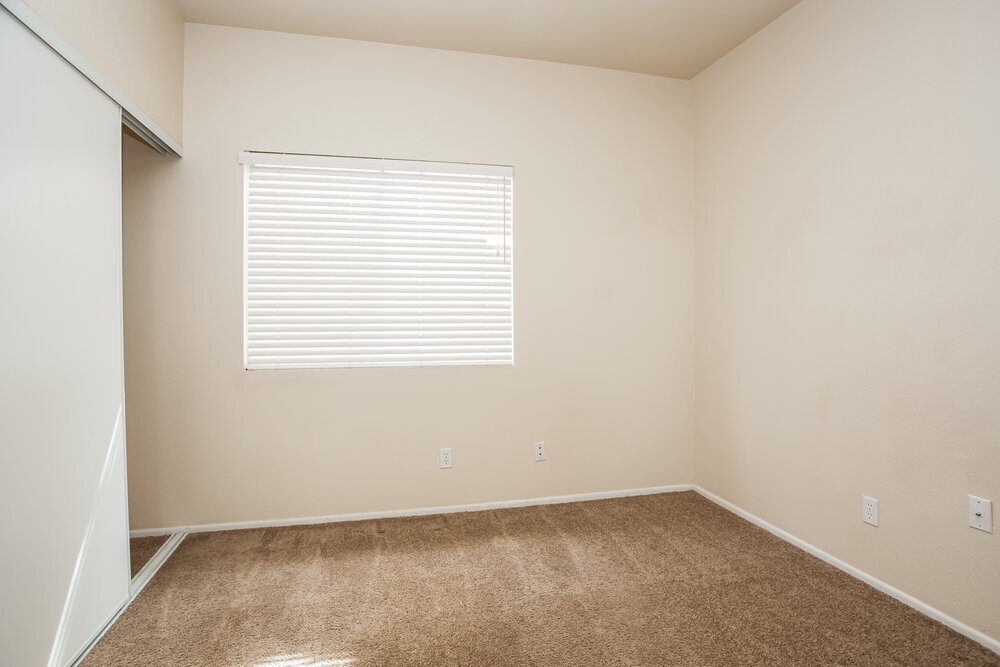 Building Photo - 2413 Bloomington Dr