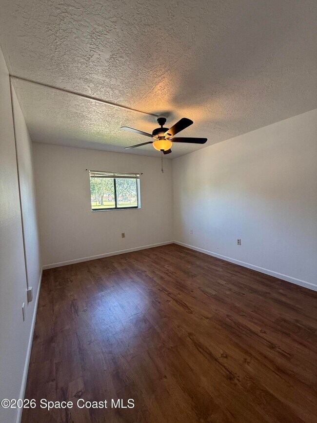 Building Photo - 1566 University Ln