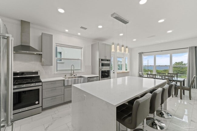 Building Photo - 500 Deer Point Dr