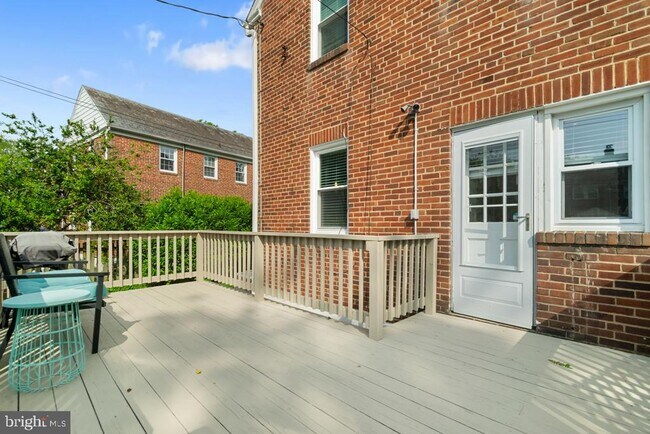 Building Photo - 45 Murdock Rd
