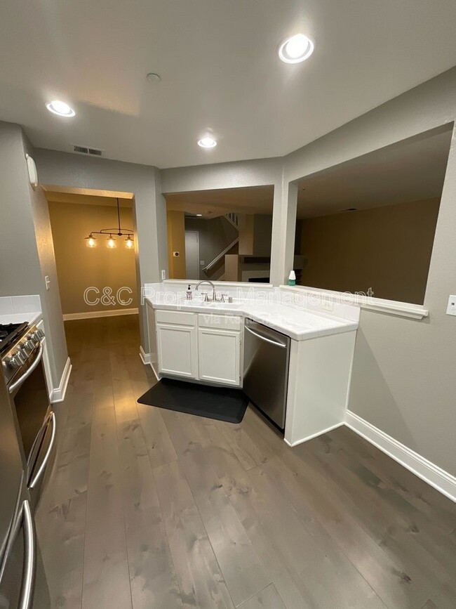 Building Photo - 6221 Barb Werner Ln