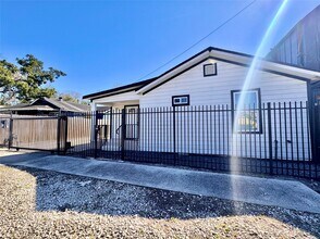 Building Photo - 4010 Chapman St