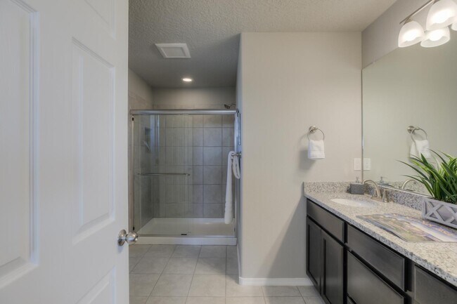 Building Photo - 388 Pecos Loop SE