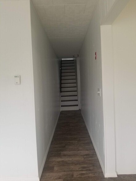 Hallway to Upstairs - 456 Lincoln Blvd