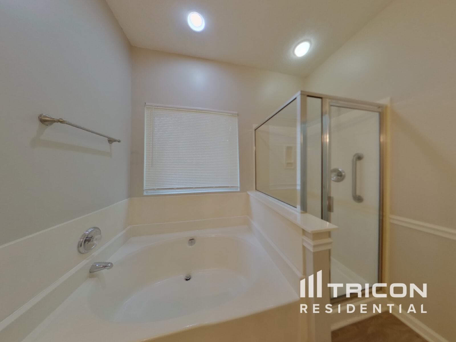 Building Photo - 3743 Sipes Ln
