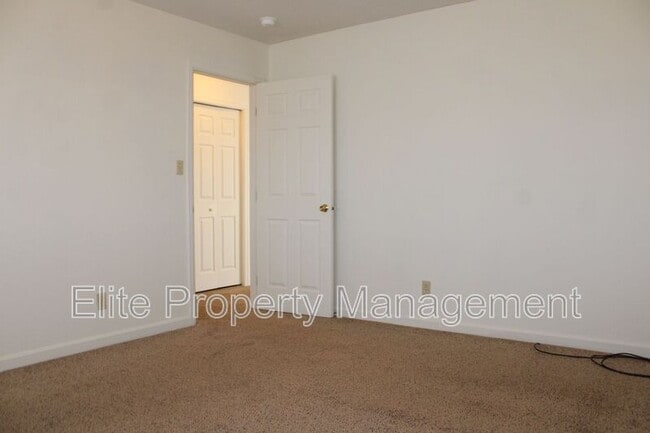 Building Photo - 208 W Palmer Lake Dr