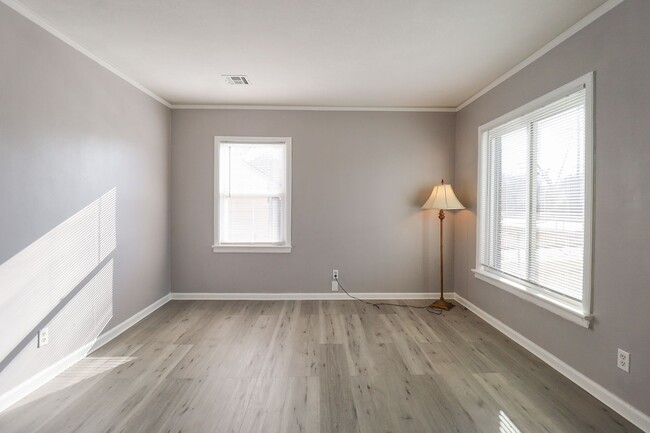 Building Photo - 3 Bed | 1 Bath in North Tulsa!