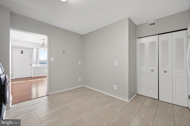 Building Photo - 3709 S George Mason Dr