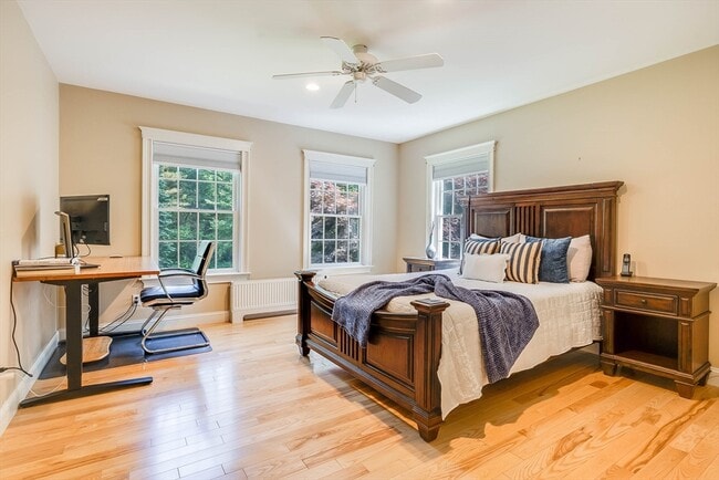 Building Photo - 3 W Hollow