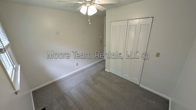 Building Photo - 3/2 House W/ Basement Garage/Storage