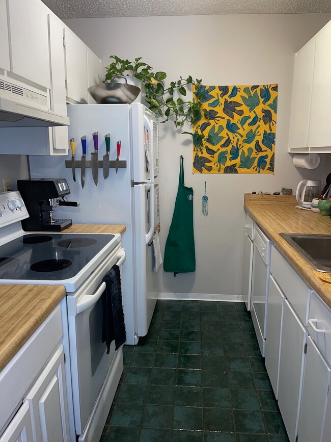 Building Photo - 3300 Bridger Trl