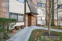 Building Photo - 560 Vine Ave