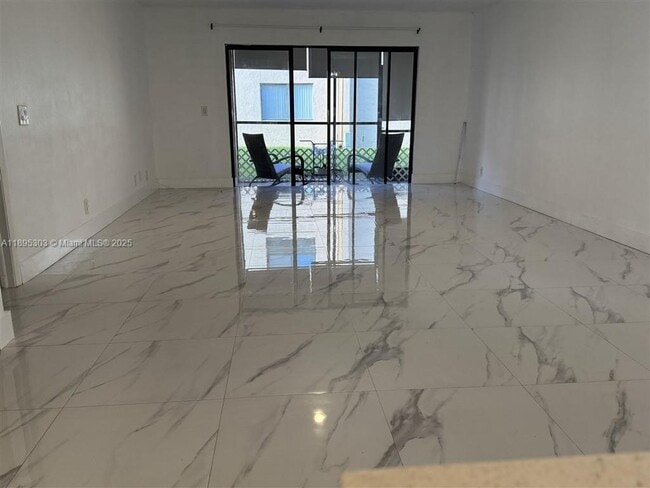 Building Photo - 158 Lakeview Dr
