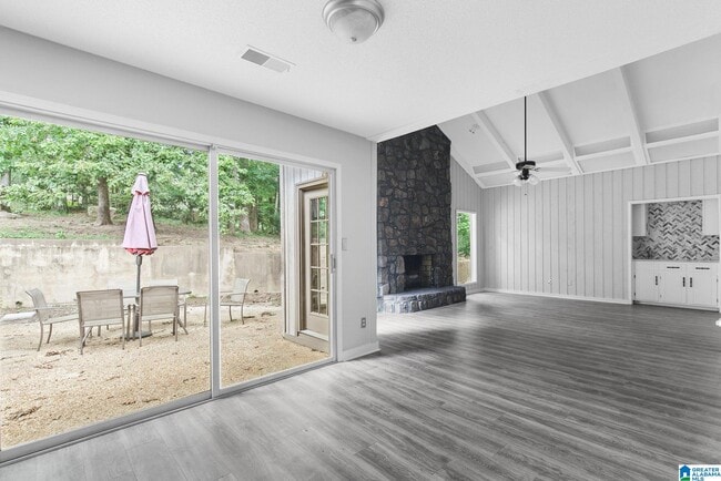 Building Photo - 3222 Tyrol Ln