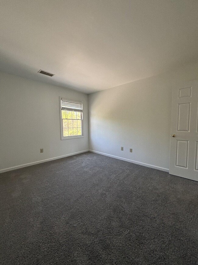 Building Photo - 279 W Uwchlan Ave