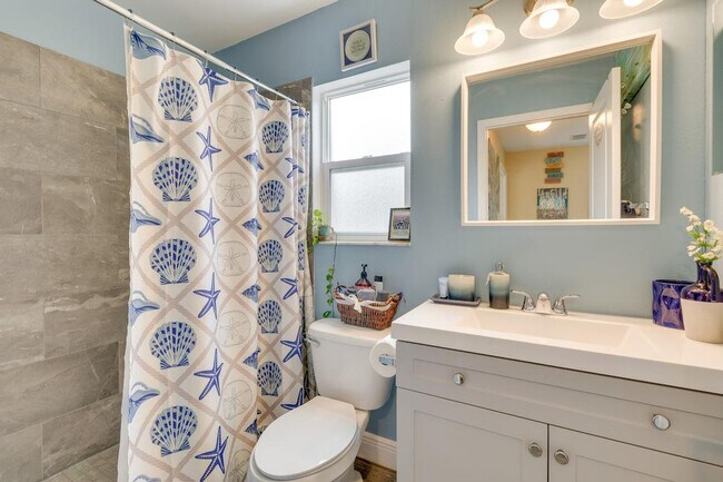 Building Photo - 7232 Lazy Hill Dr