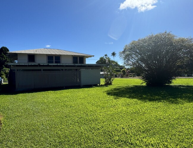 Building Photo - 4 Bedroom 2 Bath Spacious Yard