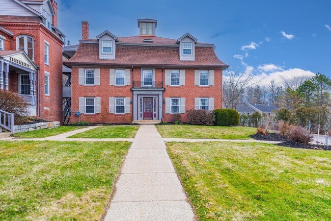 Building Photo - 709 Central Ave