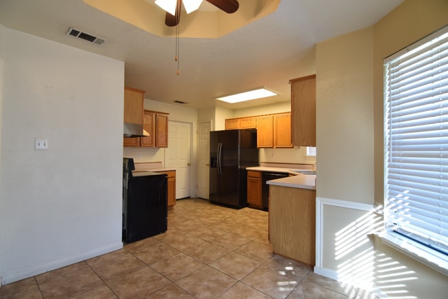 Building Photo - 4602 Fawn Dr