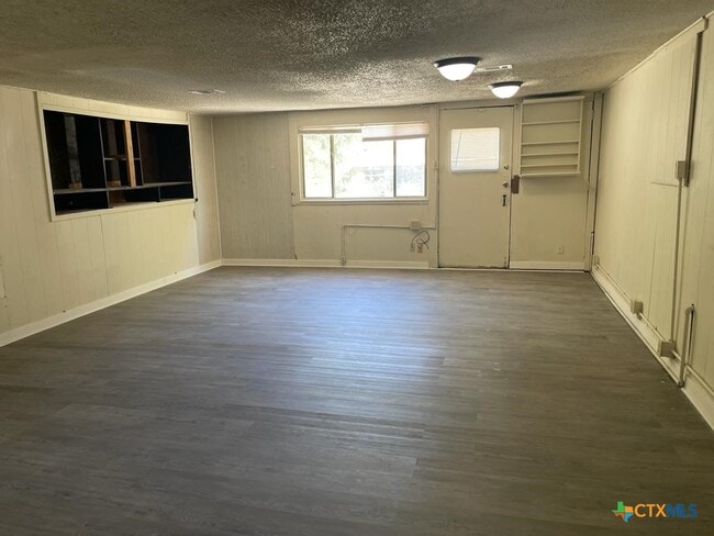 Building Photo - 1818 Janis Dr