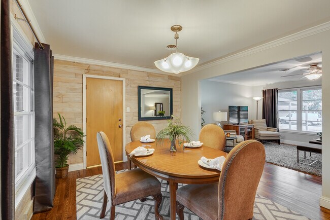 Dining / Living - 2515 Sherwood St