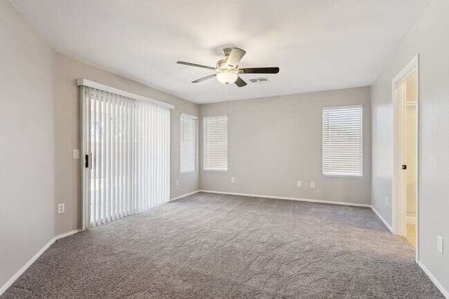 Building Photo - Nice 3 bedroom 2 bath