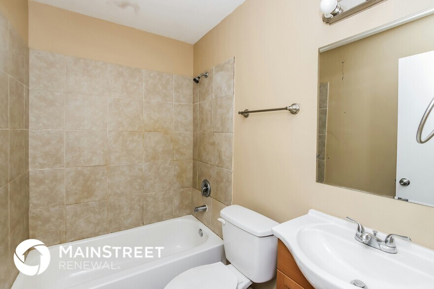 Building Photo - 428 Trumpet St SW