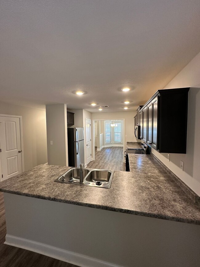 Building Photo - Olive Branch Schools- IMMEDIATE MOVE IN!!! 3 BR/2 BA