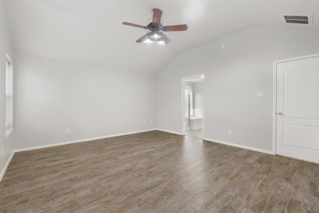 Building Photo - 6209 Fawnlake Dr
