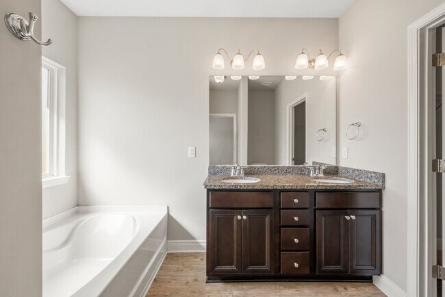 Building Photo - For Lease - Executive 3 BR/2 BA Home by No...