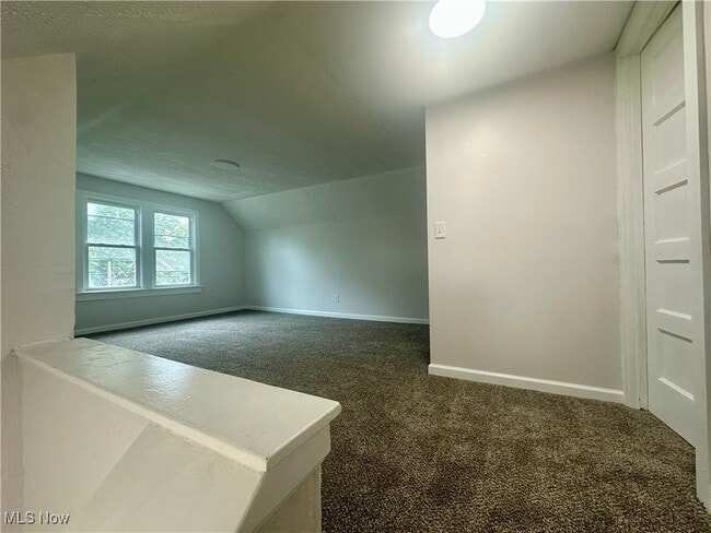 Building Photo - 833 Work Dr