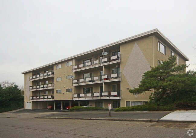 Building Photo - Sunset Vista