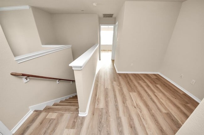 Building Photo - 6483 Calgary Woods Ln