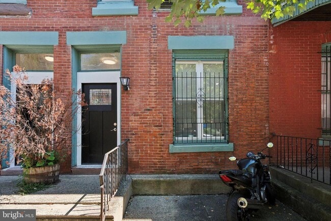 Building Photo - 251 S 44th St