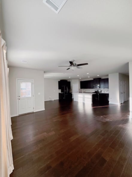 Building Photo - 7517 Saginaw Dr