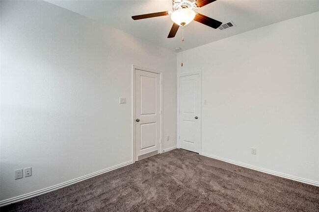 Building Photo - 2323 Green Kale Dr