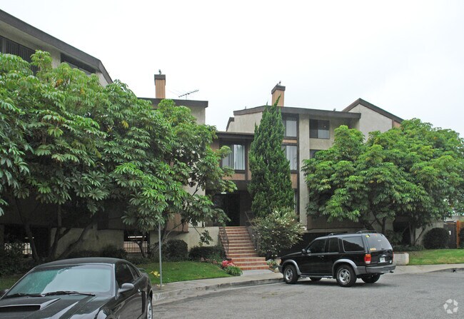 Building Photo - The Broadmore