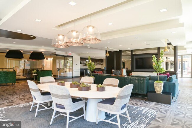 Building Photo - 901 H St NE