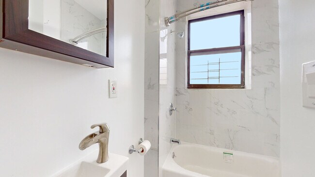 Building Photo - 247 W 113th St