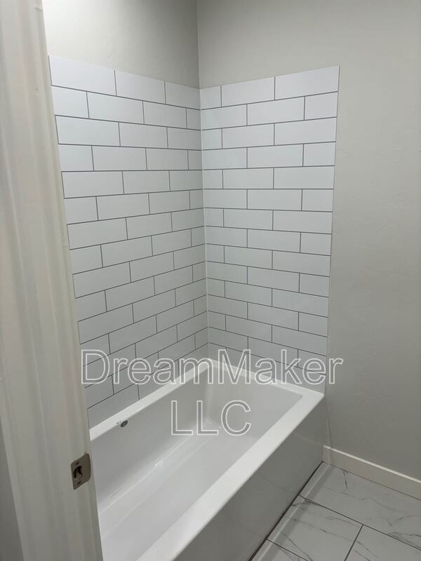 Building Photo - 1028 Varenna Ln