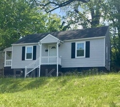 Building Photo - 926 Ledgerwood Ave