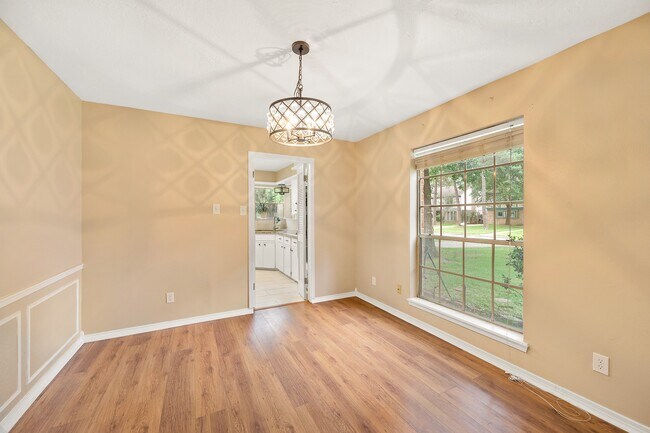 Building Photo - 18107 Shadow Valley Dr