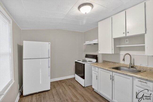 Building Photo - 10067 Grayton St