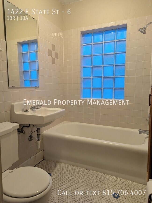 Building Photo - 1422 E State St