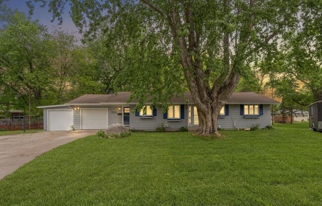 Building Photo - 1424 Vista Ln SW