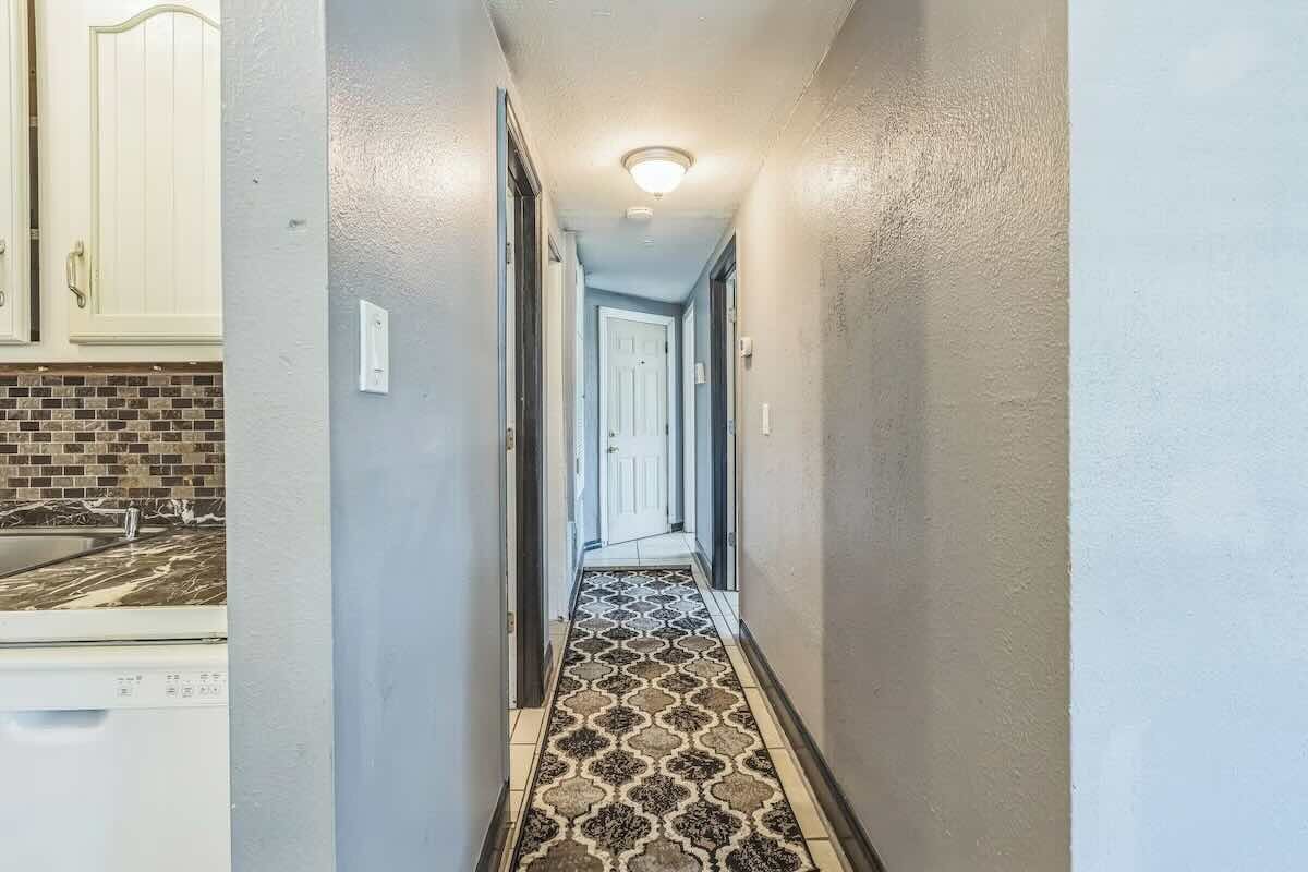 Building Photo - 911 26th St Ct E