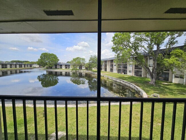 Building Photo - 7801 S Colony Cir
