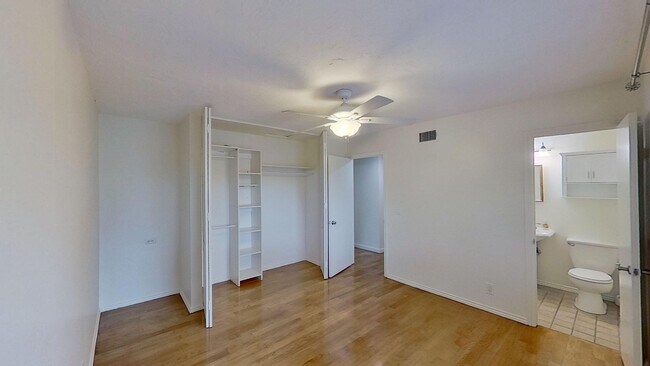 Building Photo - 16402 Birdie Ln