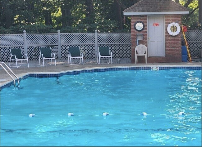 Building Photo - 1323 Worcester Rd